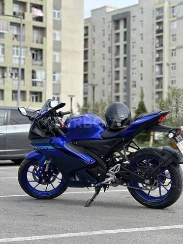 Yamaha R15 V4-6