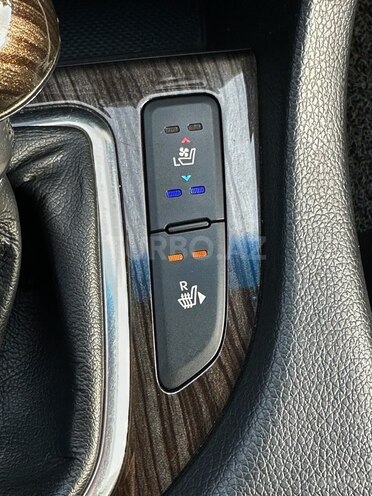 Kia K5-17