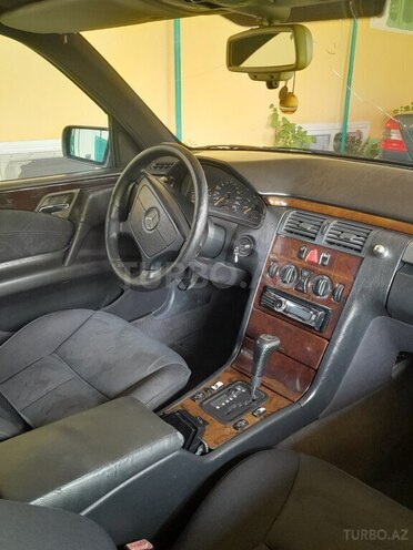 Mercedes E 230 1996, 120,000 km - 2.3 l - Cəlilabad