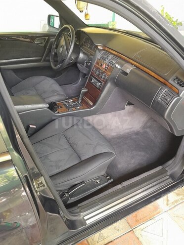 Mercedes E 230 1996, 120,000 km - 2.3 l - Cəlilabad