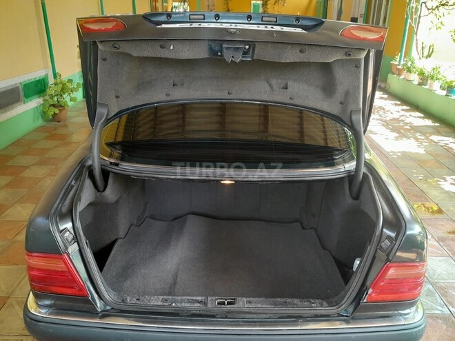 Mercedes E 230 1996, 120,000 km - 2.3 l - Cəlilabad