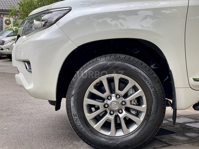 Toyota Land Cruiser Prado-5