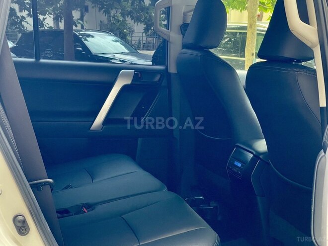 Toyota Land Cruiser Prado-9