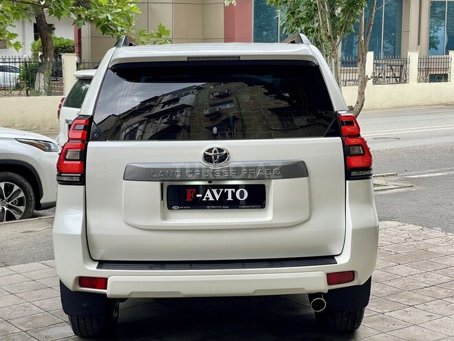 Toyota Land Cruiser Prado-17