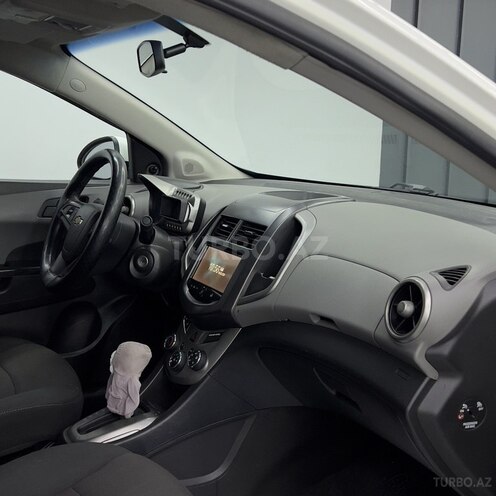 Chevrolet Aveo-12