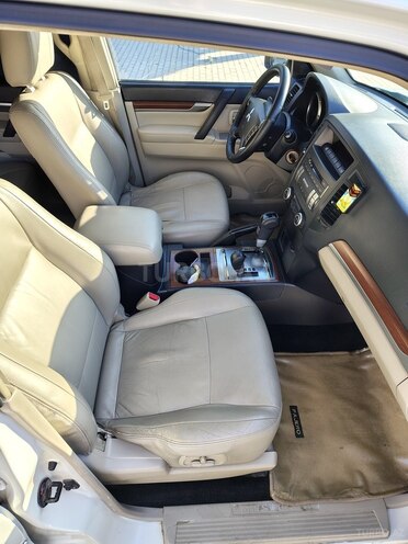 Mitsubishi Pajero 2008, 240,000 km - 3.0 l - Bakı