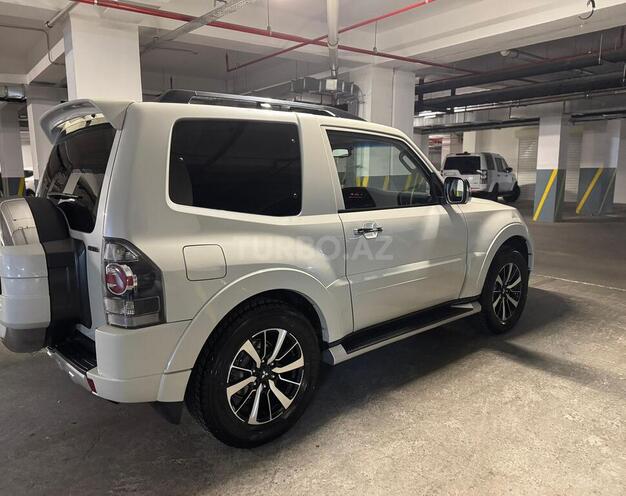 Mitsubishi Pajero 2012, 145,000 km - 3.8 л - Bakı