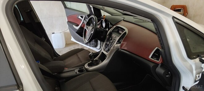 Opel Astra 2010, 270,000 km - 1.3 l - Bakı