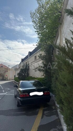 Mercedes E 280 2001, 384,500 km - 2.8 l - Bakı