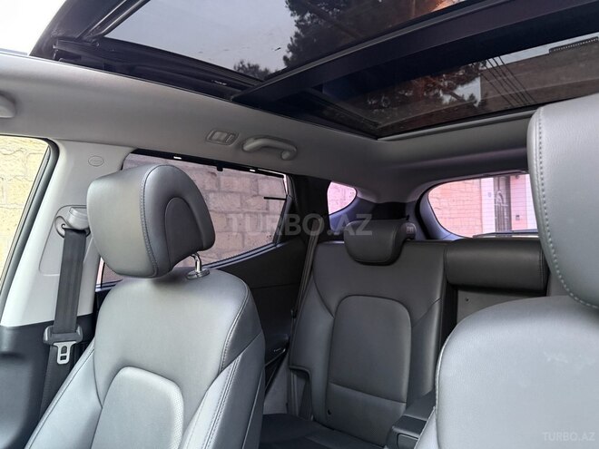 Hyundai Santa Fe-11