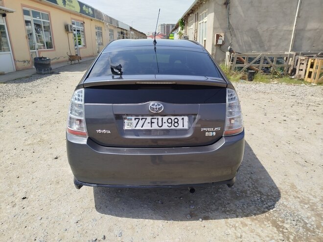 Toyota Prius-8