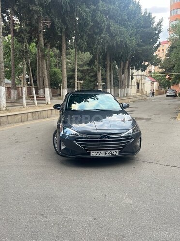 Hyundai Elantra-1