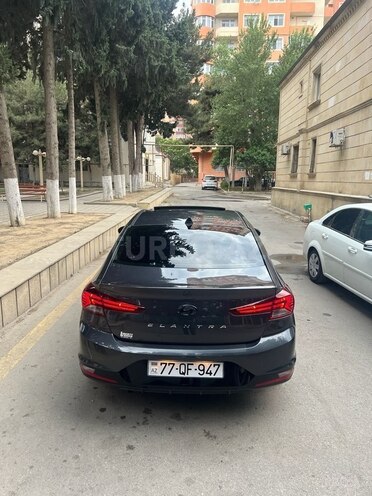Hyundai Elantra-6