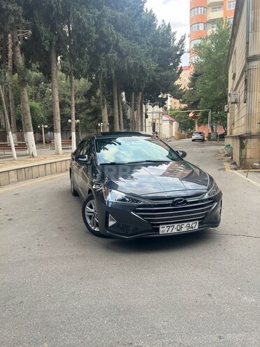 Hyundai Elantra-2