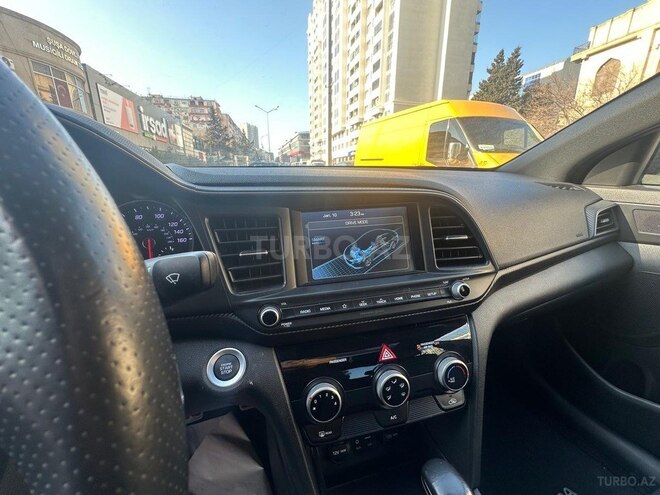 Hyundai Elantra 2019, 108,300 km - 1.6 l - Bakı