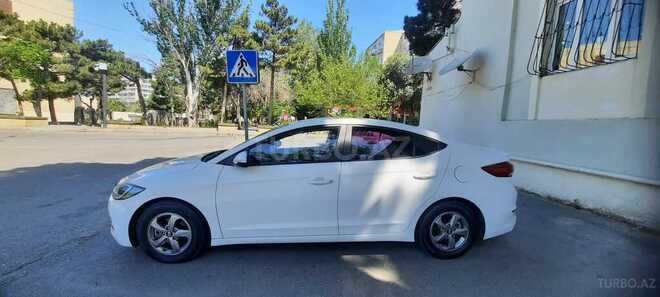 Hyundai Avante 2018, 250,000 km - 1.6 л - Bakı