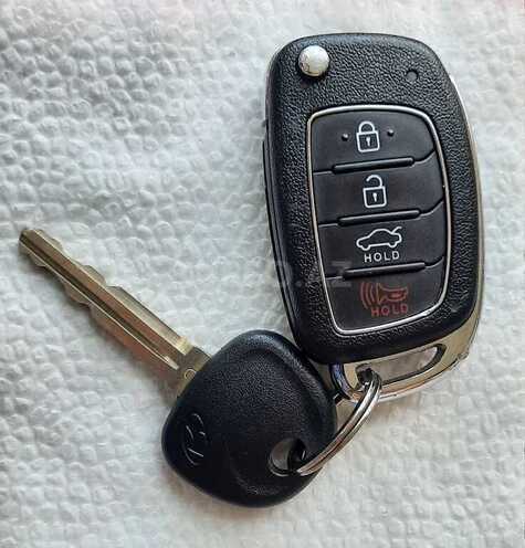 Hyundai Avante 2018, 250,000 km - 1.6 л - Bakı