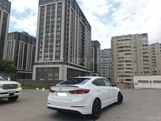 Hyundai Avante-2