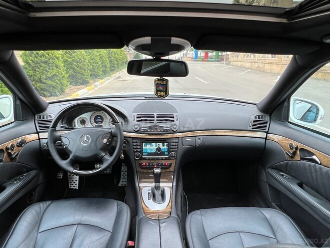 Mercedes E 320 2004, 242,000 km - 3.2 l - Bakı