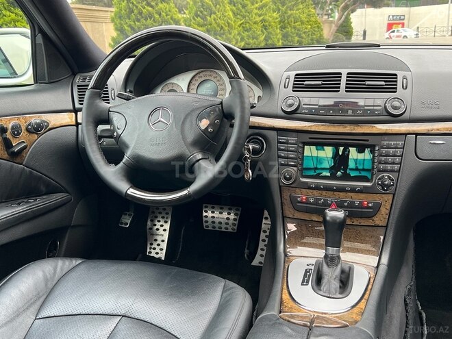 Mercedes E 320 2004, 242,000 km - 3.2 l - Bakı