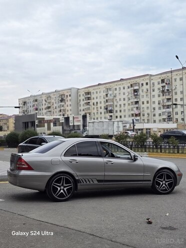 Mercedes C 240 2004, 220,000 km - 2.6 l - Sumqayıt