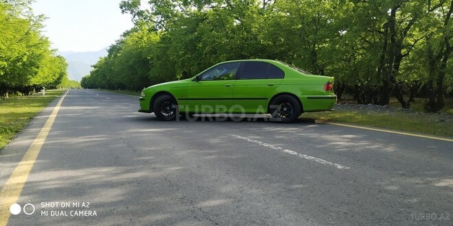 BMW 523 1998, 500,000 km - 2.5 l - Qax