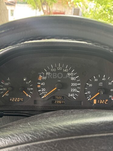 Mercedes C 200 2000, 240,000 km - 2.0 л - Bakı