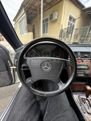 Mercedes C 200 2000, 240,000 km - 2.0 л - Bakı