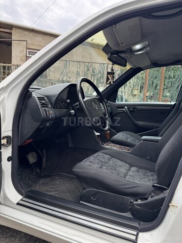 Mercedes C 200 2000, 240,000 km - 2.0 л - Bakı