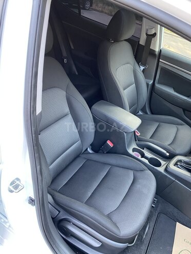 Hyundai Elantra 2017, 99,900 km - 2.0 l - Bakı