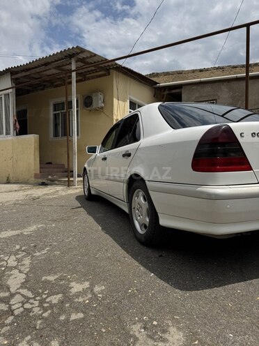 Mercedes C 200 2000, 240,000 km - 2.0 л - Bakı