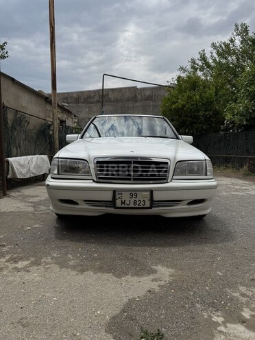 Mercedes C 200 2000, 240,000 km - 2.0 л - Bakı