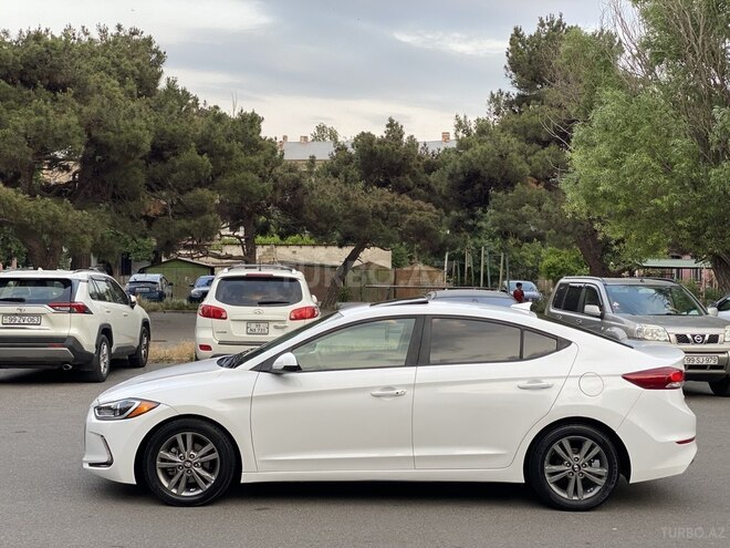 Hyundai Elantra 2017, 99,900 km - 2.0 l - Bakı