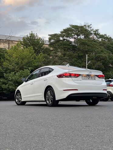 Hyundai Elantra 2017, 99,900 km - 2.0 l - Bakı
