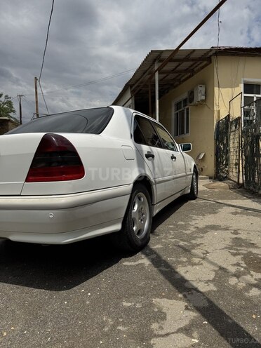 Mercedes C 200 2000, 240,000 km - 2.0 л - Bakı