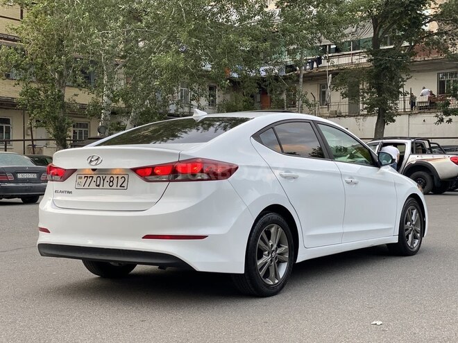 Hyundai Elantra 2017, 99,900 km - 2.0 l - Bakı