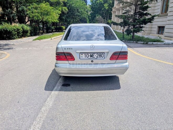 Mercedes E 280 2001, 250,000 km - 2.8 l - Bakı