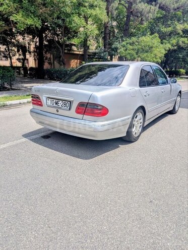 Mercedes E 280 2001, 250,000 km - 2.8 l - Bakı