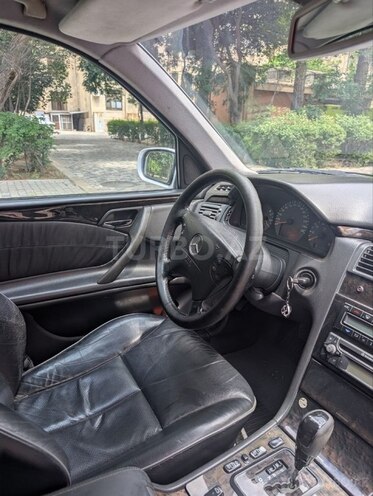Mercedes E 280 2001, 250,000 km - 2.8 l - Bakı