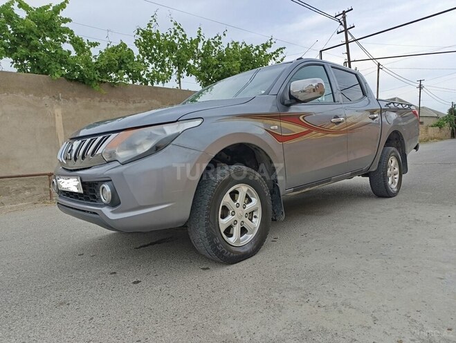 Mitsubishi L200 2017, 157,000 km - 2.4 l - Bakı