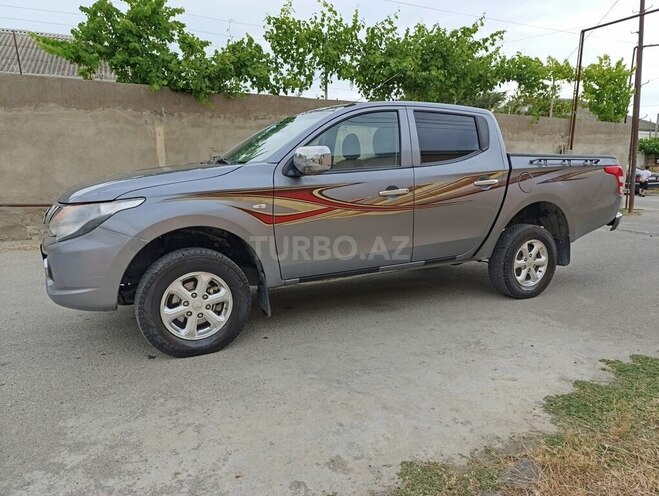 Mitsubishi L200 2017, 157,000 km - 2.4 l - Bakı