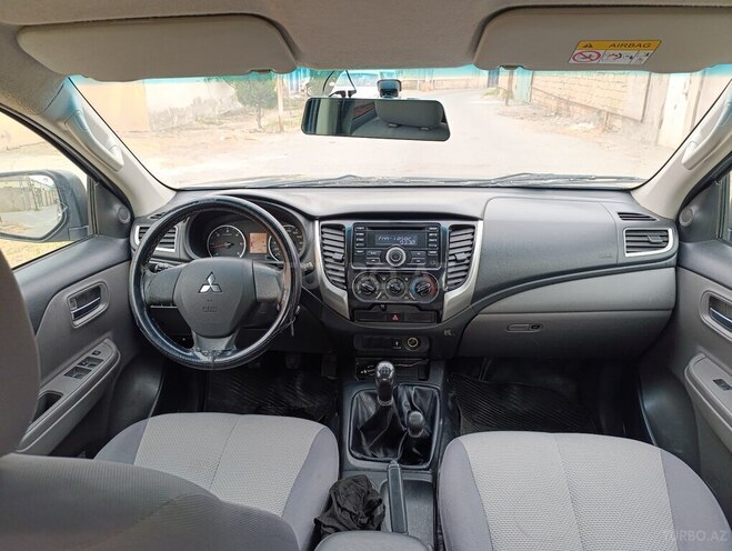 Mitsubishi L200 2017, 157,000 km - 2.4 l - Bakı