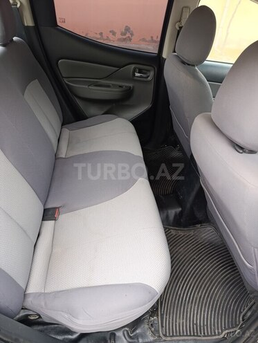 Mitsubishi L200 2017, 157,000 km - 2.4 l - Bakı