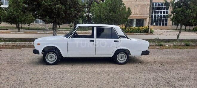 LADA (VAZ) 2107 2002, 95,000 km - 1.6 l - Salyan