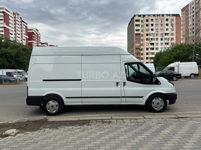 Ford Transit-5