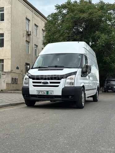 Ford Transit-4
