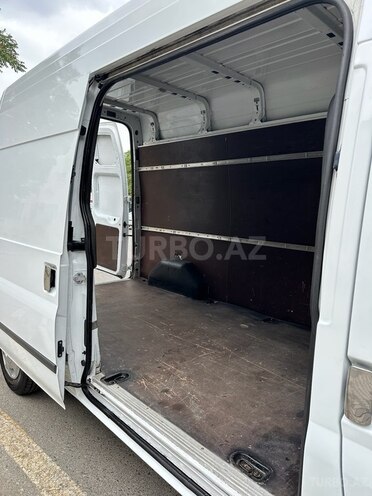 Ford Transit-12
