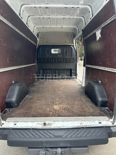 Ford Transit-13