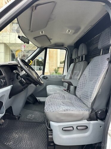 Ford Transit-18