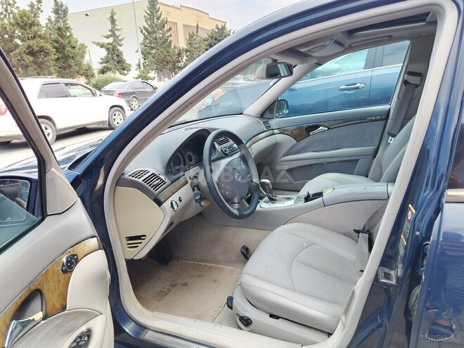 Mercedes E 270 2002, 302,000 km - 2.7 l - Sumqayıt